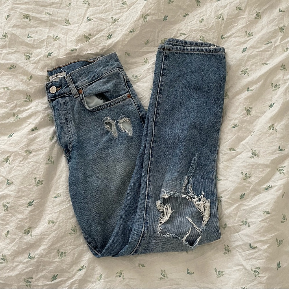 ‼️SOLD‼️ FOREVER 21 - High Waist Light Wash Distressed Jeans